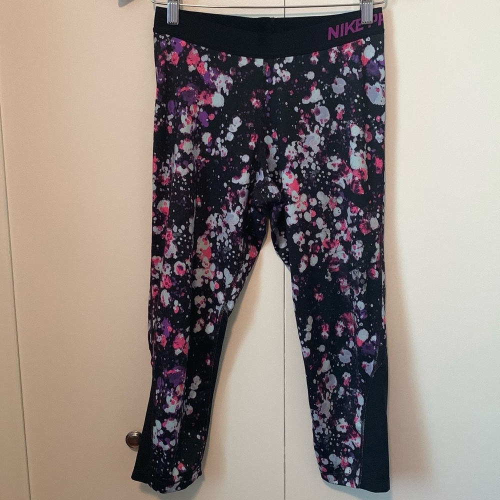 Nike Pro Dri-Fit Stretchy Athletic Capris Leggings Size Large Fits Medium